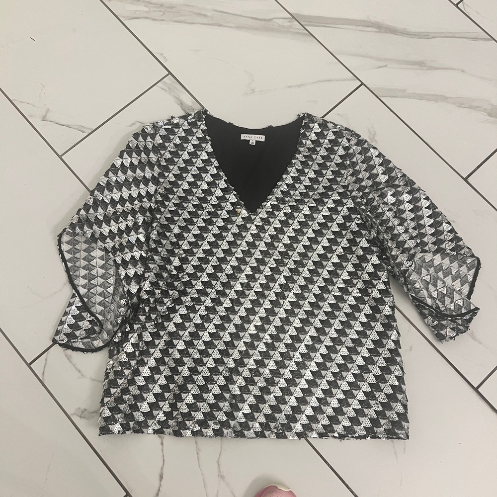 Anna Cate Sequin Top
